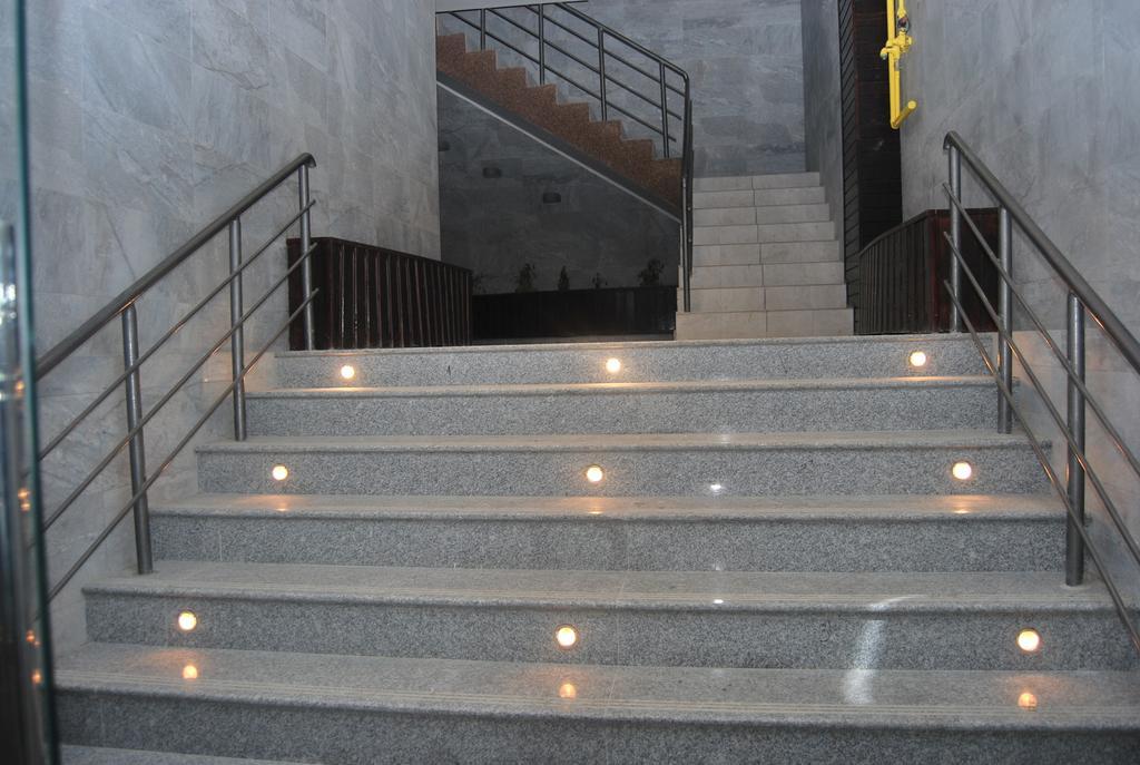 Apartament Luxury - Promenada Mall ไกรโอวา ห้อง รูปภาพ